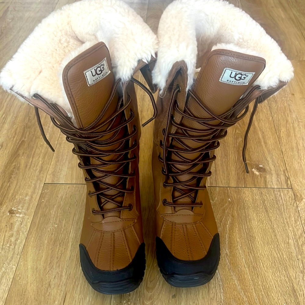 UGG Lace up Fur Lined Boots SZ 7